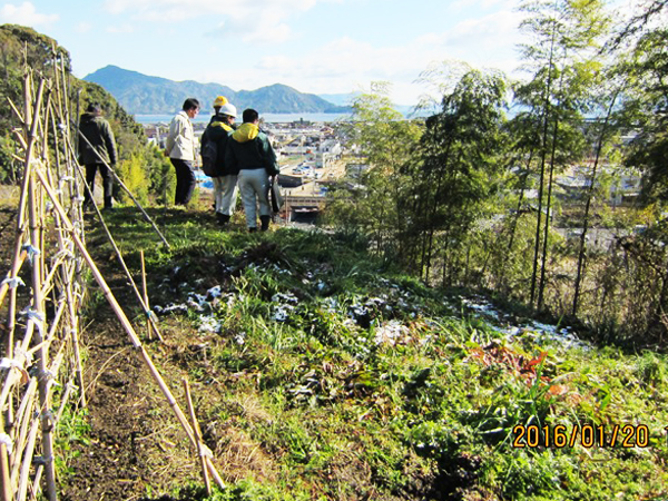 亀居城跡（伝台場跡）から瀬戸内海と厳島を望む（北西から）