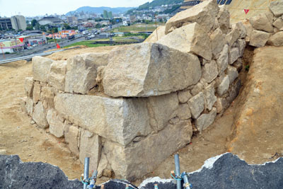 北東隅部の石積み