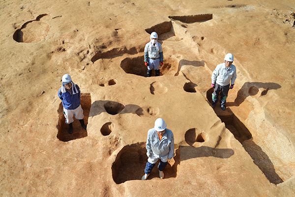 竪穴建物跡ＳＩ３内の土坑